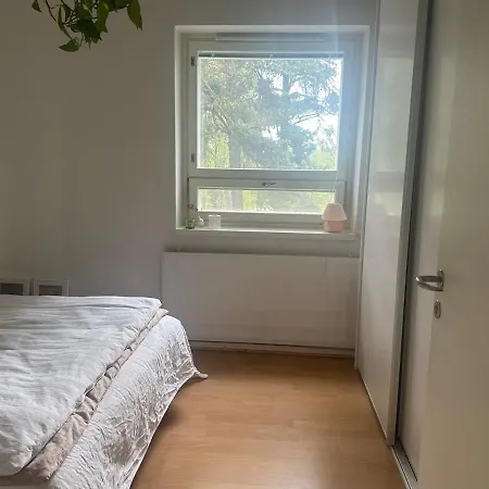Peaceful Two-room In Roihuvuori Helsínquia