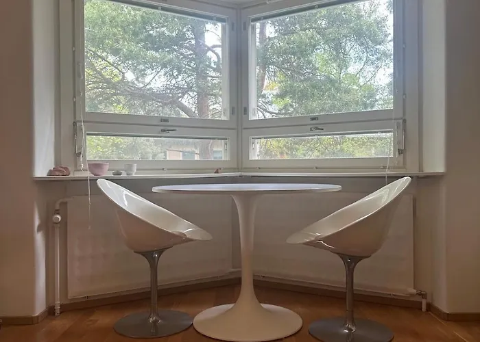 Peaceful Two-room In Roihuvuori * ヘルシンキ