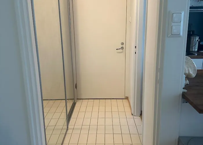 Peaceful Two-room In Roihuvuori * ヘルシンキ